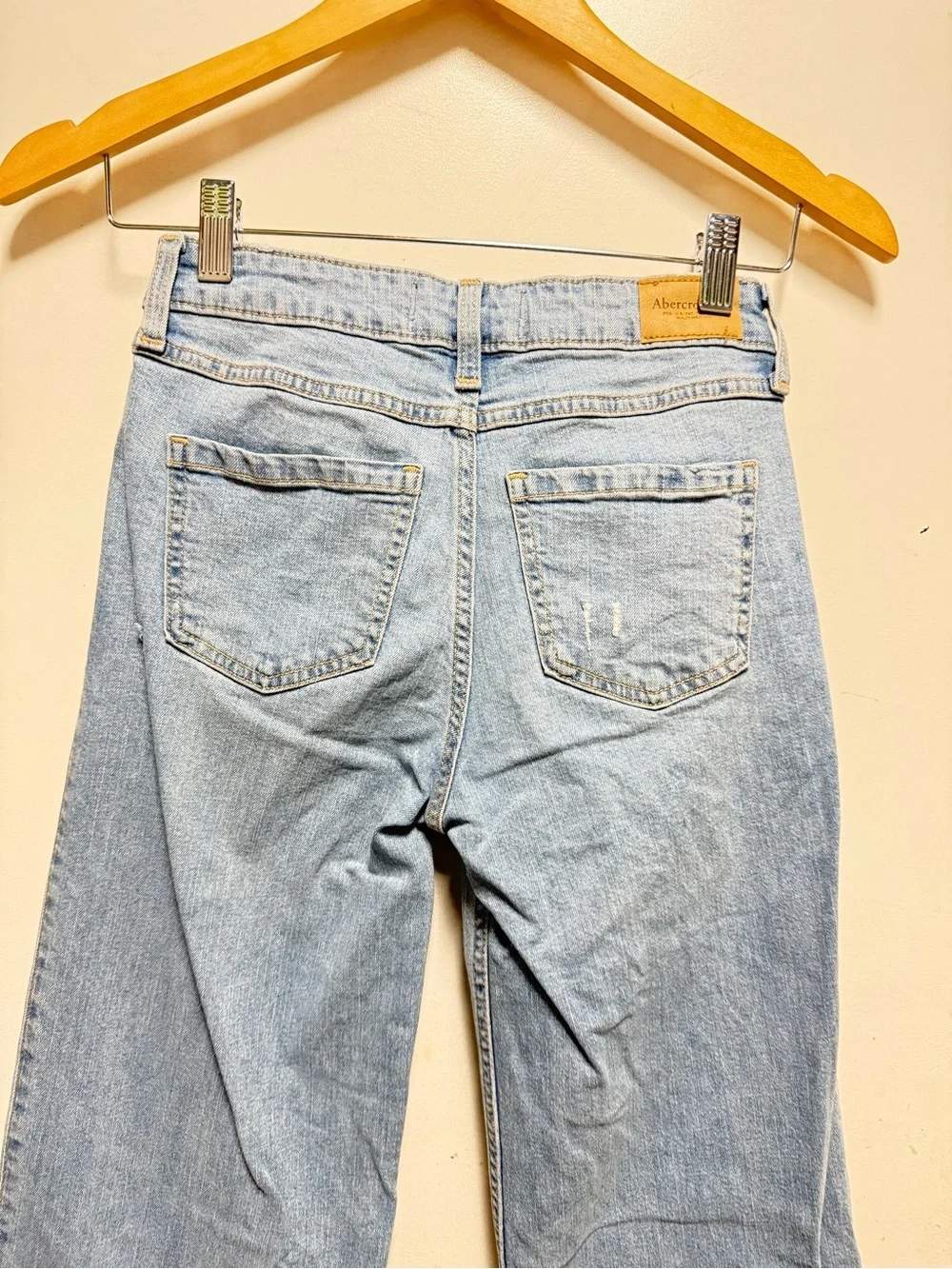 Abercrombie & Fitch Light Wash Distressed Kids Jeans High Rise wide leg - Picture 4 of 7